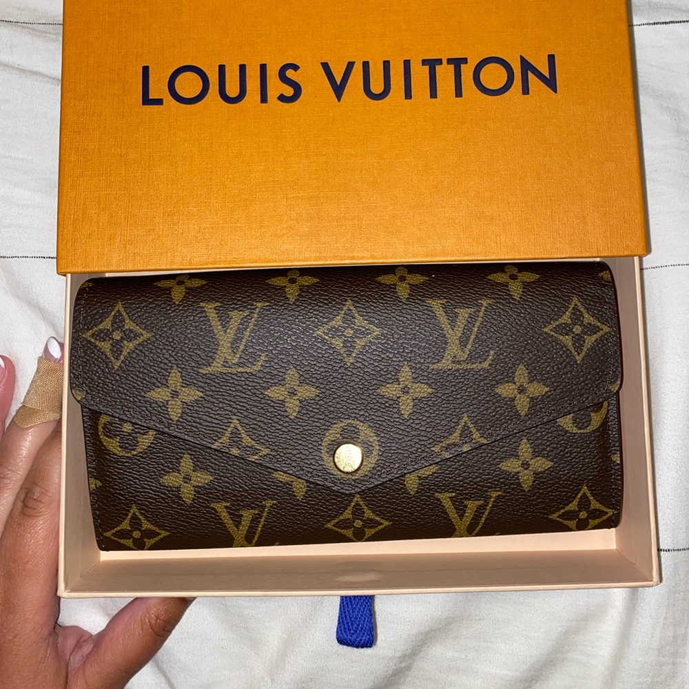 Louis Vuitton Sarah Wallet